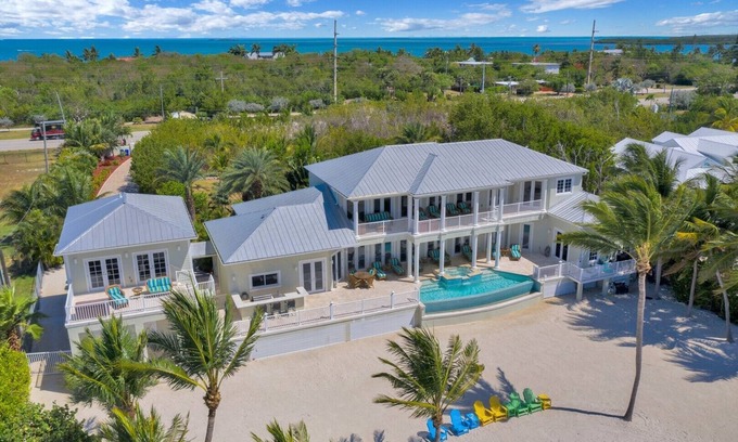 Islamorada Casa | Exquisito frente al mar - Preciosa propiedad de 5 dormitorios frente al mar