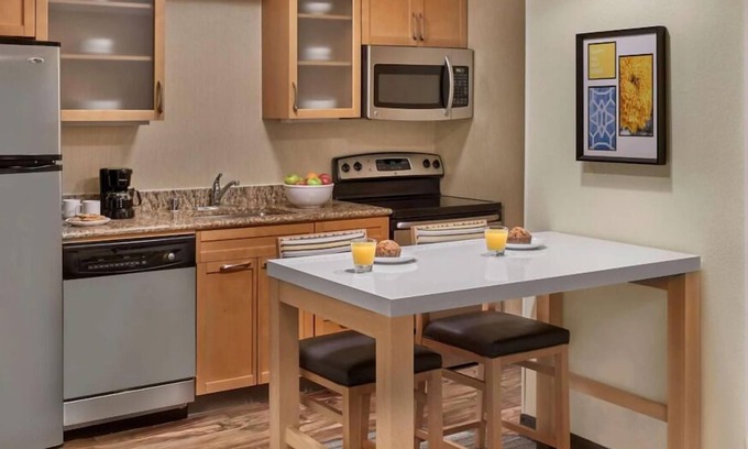 Highland Hills Casa | Your Relaxing Getaway Awaits! Pets Allowed, FREE Parking!