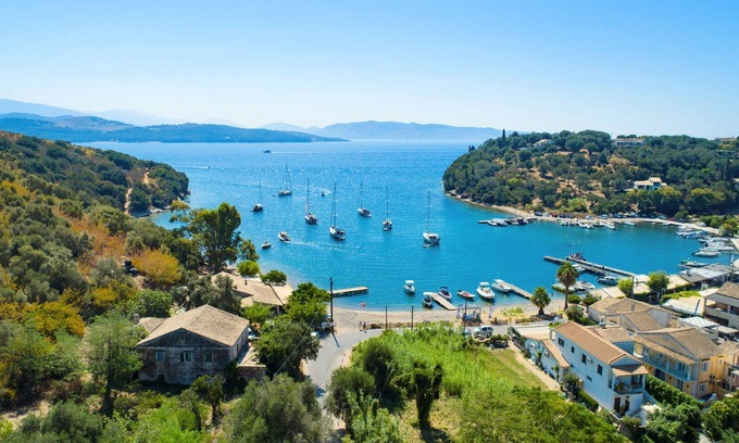 Agios Stefanos Apartamento | Your seaside retreat in the heart of Saint Stephanos, Corfu