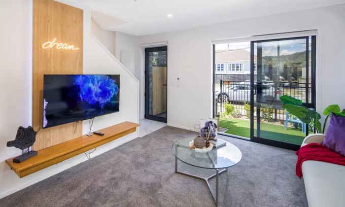 Lower Hutt Casa | Your Slice of Heaven in the Hutt
