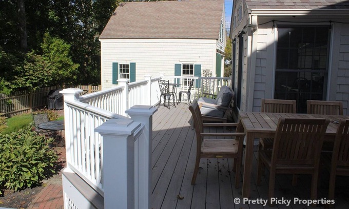 Barnstable Casa | Your Summer Retreat Awaits You in Charming Barnstable Village: 3310-Ba
