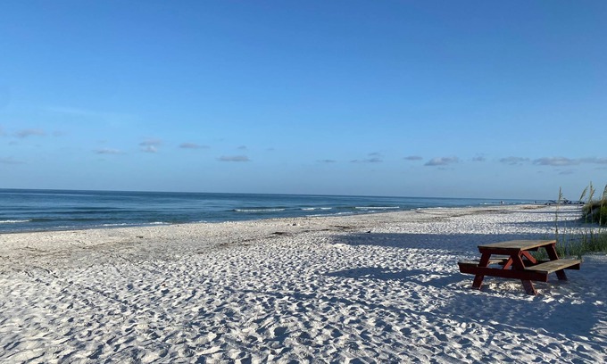 Seminole Cabaña | Your very own Private Beach Cottage-walk to the beach
