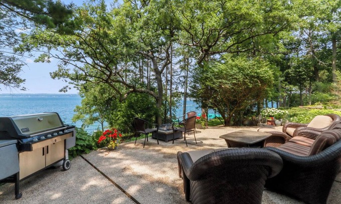 Zenda Casa | Your Waterfront Retreat with a Sprawling Deck & Amazing Sunsets!