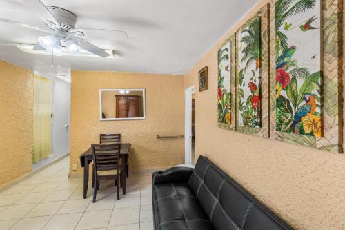 La Grande Princesse Apartamento | Yours for the asking- Cozy, Caribbean, condo condo