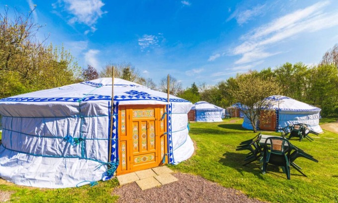 Ouffieres Cabina | Yourte Traditionnelle de Mongolie : Idéale Pour un Séjour Insolite !