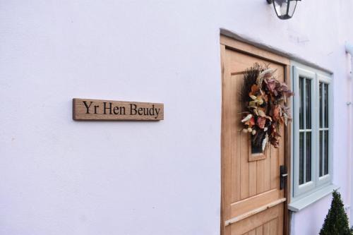 Llanybri Casa | Yr Hen Beudy Barn Conversion Sleeps 4 Dogs Ok