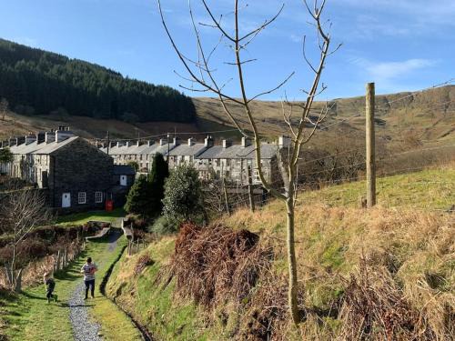 Manod Casa | Yr Hen Siop - 4 bed welsh cottage in Snowdonia