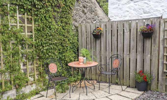 Llanddaniel Fab Cabaña | YSGUBOR BACH, pet friendly, with a garden in Llanddaniel Near Gaerwen