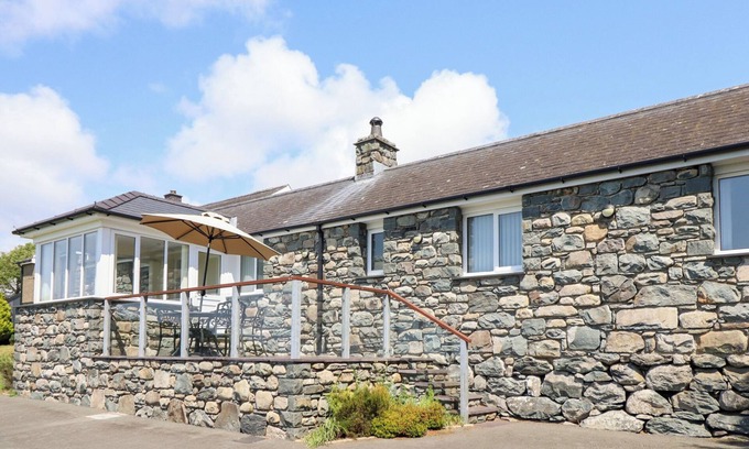 Talybont Cabaña | YSGUBOR NEWYDD PARC ISAF, family friendly in Dyffryn Ardudwy