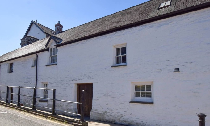 Machynlleth Casa | Increíblemente bella vivienda medieval, empacada en las vigas de roble con características de época y charac