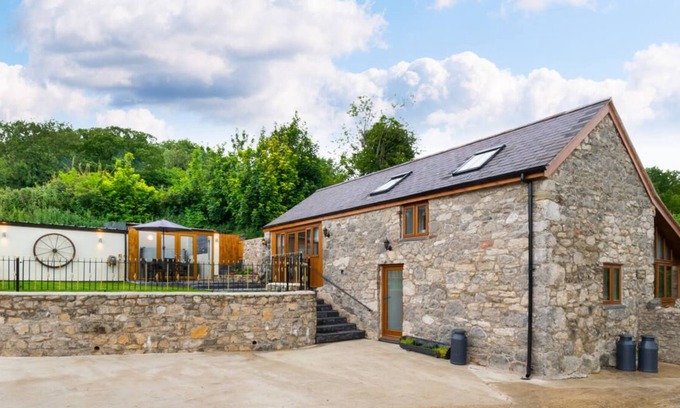 Lixwm Casa | Ysgubor y Graig in the beautiful Holywell