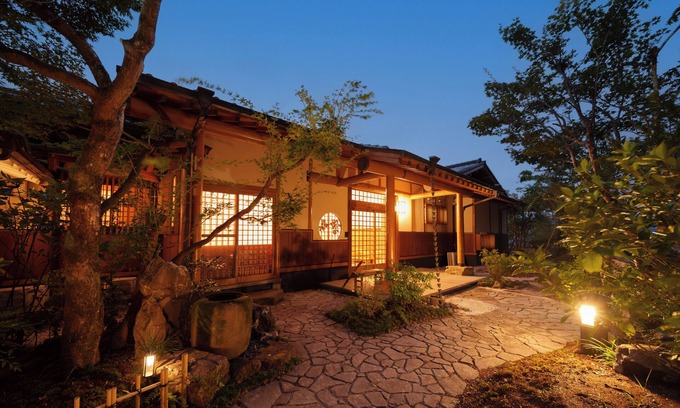 Yufuin Onsen Casa | Yufuin Geihinkan Torigoebettei