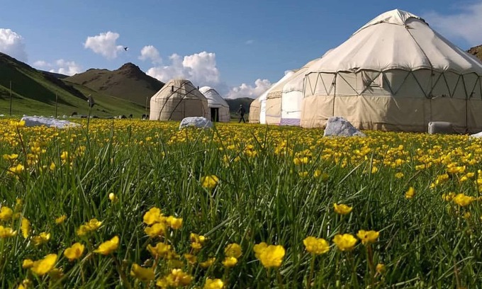 Song-Kul Alquiler De RV | Yurt Camp Azamat at Song Kol Lake