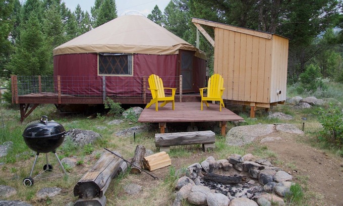 Cody Cabina | Yurta junto a Clarks Fork del río Yellowstone, a 30 minutos de Yellowstone