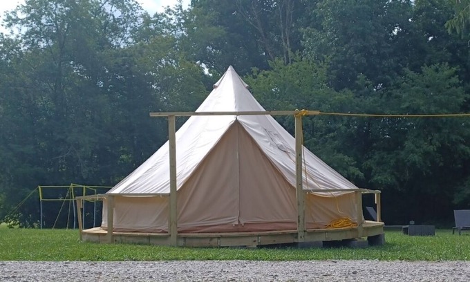 Suches Alquiler De RV | Yurt - The Corbin (first on the left)
