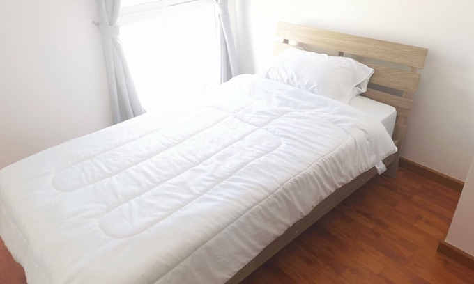 Nakhon Chai Si Hotel | YYK Holiday Rooms