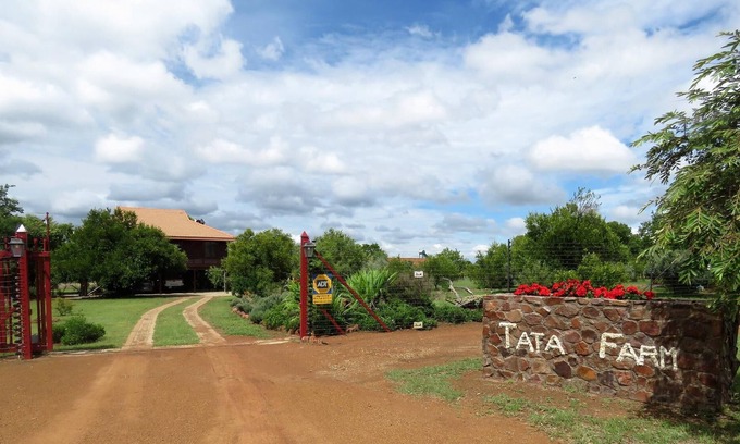 Hammanskraal Villa | Tata Farm Game Lodge