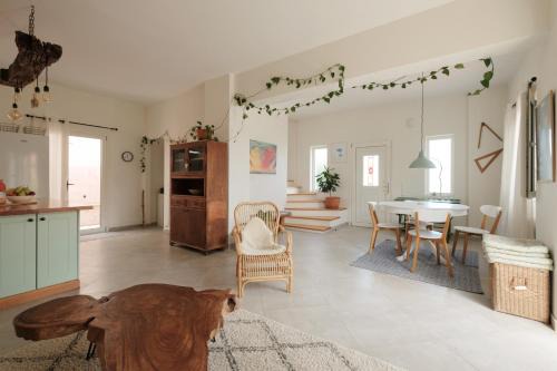 Peroulades Casa | Zacharenia Cozy House with Sea Views