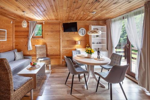 Brodnica Dolna Casa | ZACISZE Domek na Kaszubach Brodnica Dolna z balią z jacuzzi na wyłączność w cenie