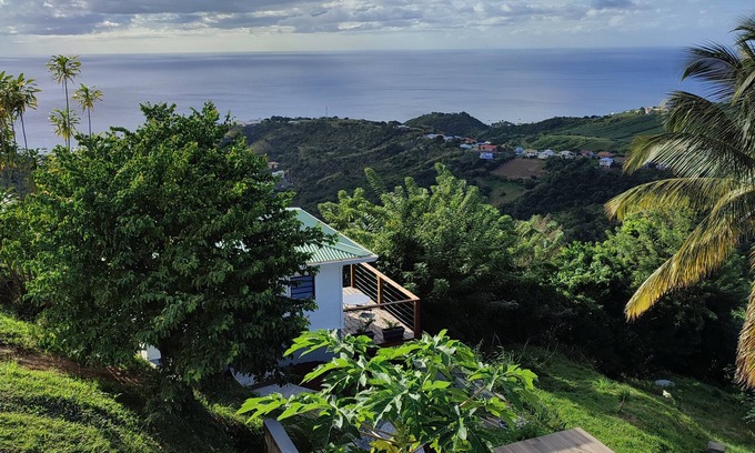 Le Carbet Casa | Zandoli, chambre d'hôtes avec vue sur la mer des Caraïbes et la Montagne Pelée