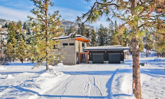 Leavenworth Casa | ZayLy Lodge: nueva casa moderna ubicada en el río en Leavenworth