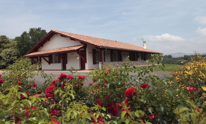 Saint-Jean-Pied-de-Port Villa | ZAZPIAK BAT 20 Personas / 7 Habitaciones