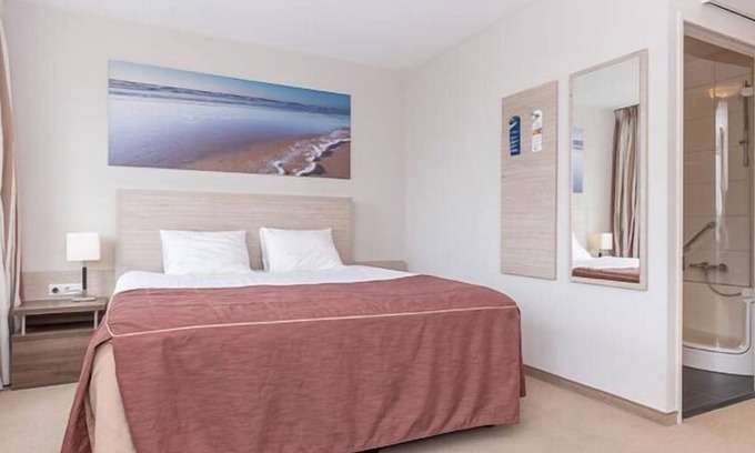 Kamperland Hotel | Zeeland's Wellness | Perfect Group Getaway for Relaxation & Adventure | 3 Units