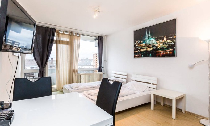 Humboldt - Gremberg Apartamento | Zeitwohnung Deutz, 31qm, 1 Wohn-/Schlafzimmer, max. 4 Personen