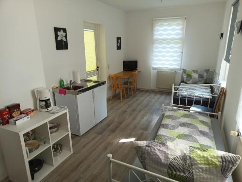 Hofgeismar Apartamento | "ZELTCHEN" 1-ZApp mit WC, aber OHNE DUSCHE!