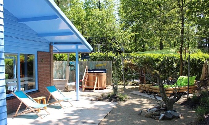 Rheezerveen Casa | ZEN-bungalow NO 2 with sauna and hottub