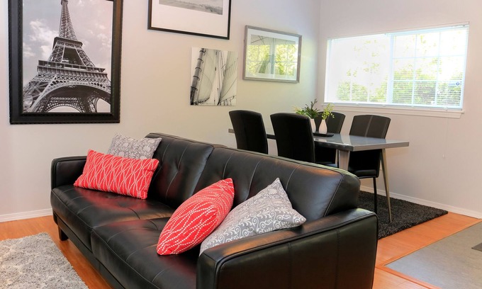 Beaumont - Wilshire Cabaña | Zen Cottage en Cerrar en NE Alberta Arts Area, Sleeps 4