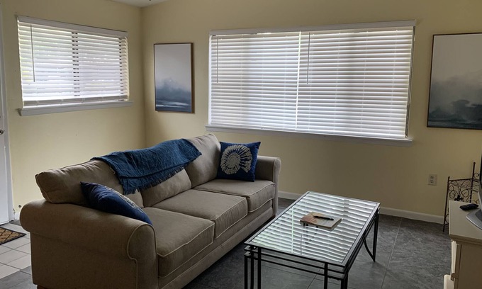 Rockledge Apartamento | Zen Garden** Private 1 bedroom duplex apartment near Cocoa Beach