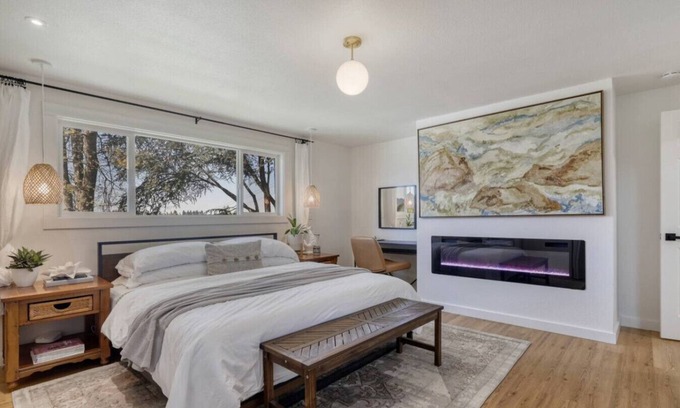 Amazon Apartamento | Zen Haus Suite A · Serene Retreat, KING BEDS, near UO, w/views