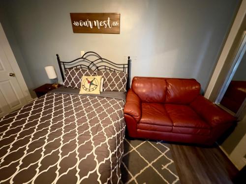Near Eastside Apartamento | Zen Haven 4- Close to Downtown Indianapolis- Private Studio with Queen Bed