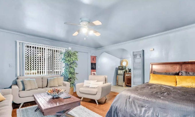Loomis Cabaña | Zen Influenced Cottage in DT Loomis with Complimentary Wine!