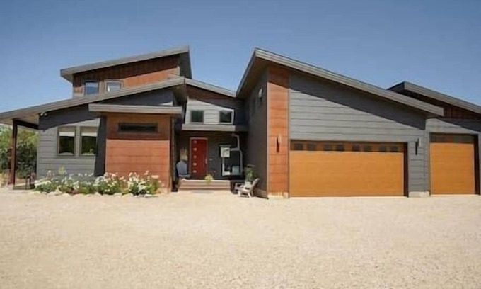 Eden Casa | Zen Mountain Home, 4 Bedrooms, 3.5 bath, Hot Tub, Pet Friendly