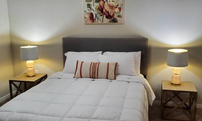 The Villages Apartamento | "Zen" near the Med Center and Energy Corridor