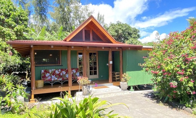 Kehena Casa | Sweet Seaview Sanctuary near Ocean, Black Sand Beach & Kalani