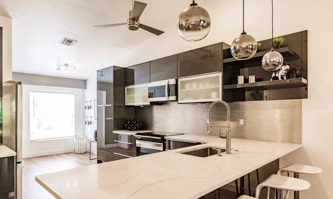 Crown Pointe Villa | Zen Villa 5 min to Downtown Naples