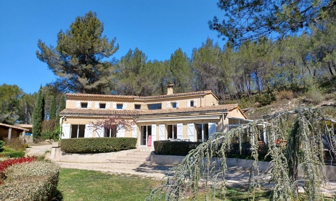 Rognes Villa | Zen villa in the heart of the Aix-en-Provence region