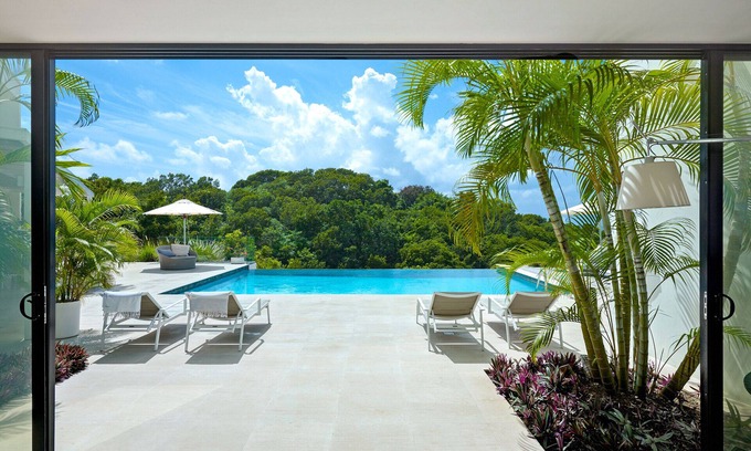 Weston Casa | ZenBreak Atelier House is a contemporary 4 bedroom ridge-front holiday villa with sea views