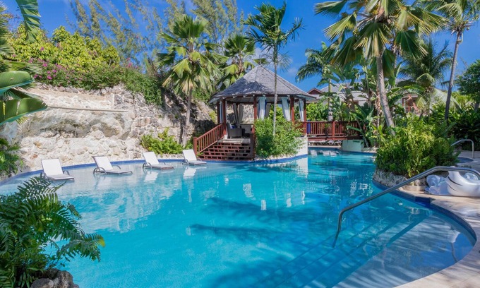 Gibbes Casa | ZenBreak Claridges #6 is a 3 bedroom luxury holiday villa moments away from Gibbs Beach