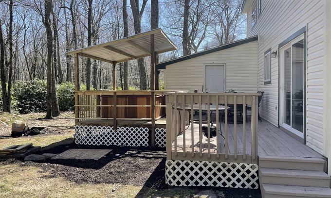 Tobyhanna Casa | ZenNature with hottub & pet friendly