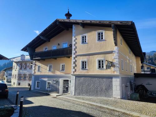 Hopfgarten Markt Apartamento | Zentral