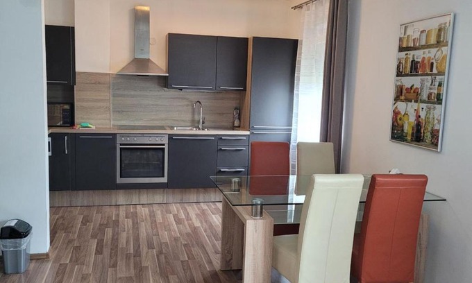 Graz-Straßgang Apartamento | Zentral gelegene, sehr ruhige und helle Wohnung
