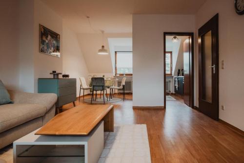 Augsburg-Goggingen Apartamento | Zentral, Loggia, TG-Platz