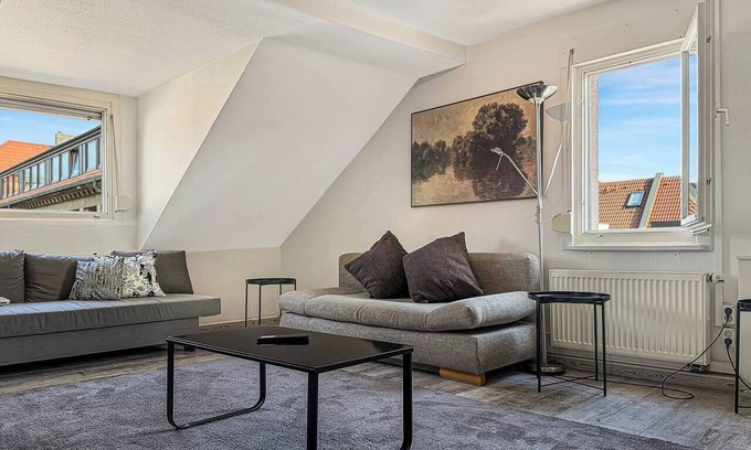 Nuertingen Apartamento | Zentrales Nürtingen Penthouse – 14 Pers., Zentrales Penthouse Nürtingen für 14 Pers