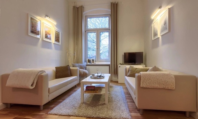 Tempelhof Apartamento | Zentrumsnah und Trotzdem im Grünen Eingerahmt von Zwei Großzügigen Parkanlagen