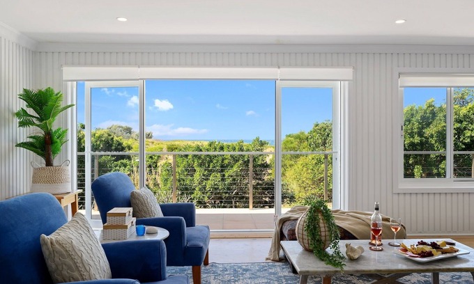 Sapphire Beach Casa | Zephyr Private beachfront, pet-friendly home for the discerning traveller