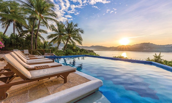 Almacén Complejo | Zihuatanejo Resort Hotel